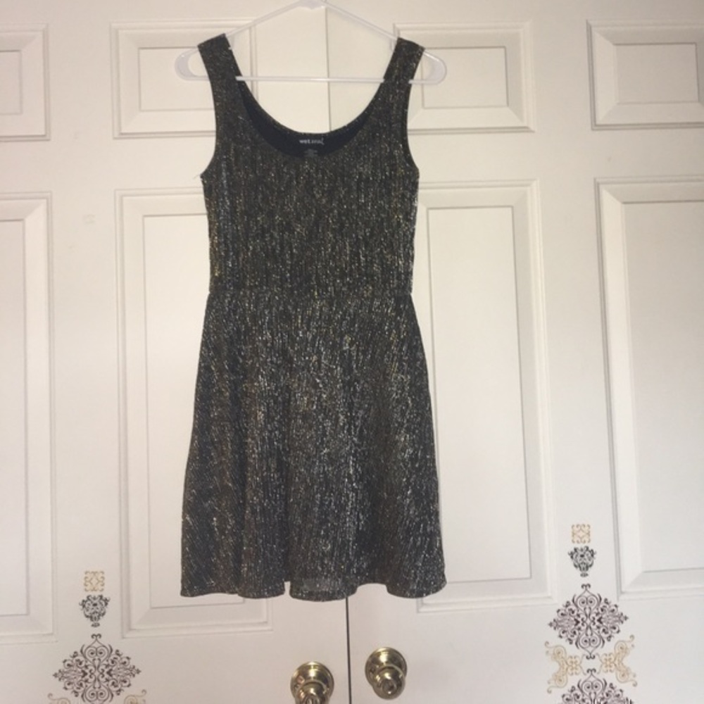 Gold and black dress skater
